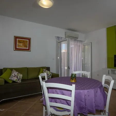 Apartment Plazibat